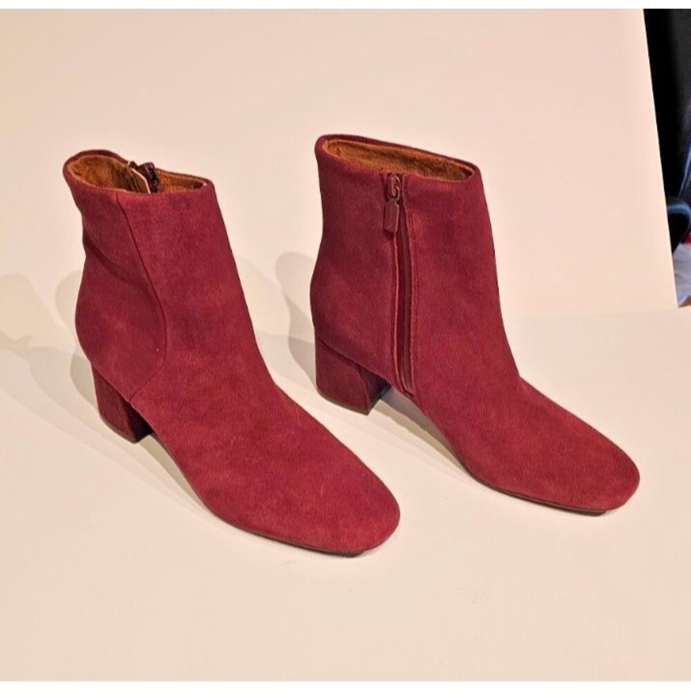 Blondo Women's Etana Waterproof Block Heel Bootie Red Suede Size 8.5 NWT